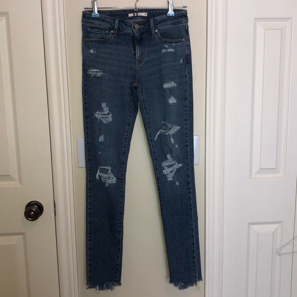Two pairs of Levi’s Skinny Filiforme jeans. - Picture 2 of 7
